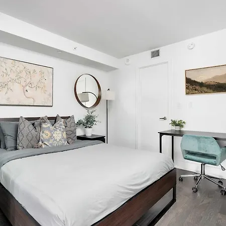 Delightful Condo Beside U Of T - Sleeps 3